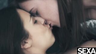Bae hot Lesbians Lick each Other's Snatch to Multiple Orgasms