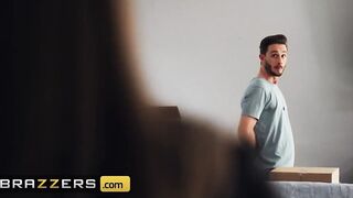 Brazzers - Long Boobed mom Richelle Ryan Gets a Vulgar Young