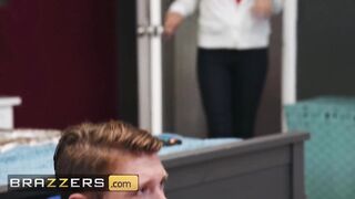 Brazzers - Bombshell milf Jeanie Marie Sullivan rides her stepson's big joystick