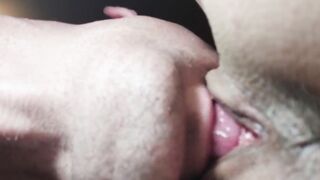 18 year mature he licks her soak snatch very close until I reach a real orgasm