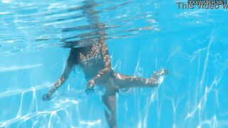 Swimming pool underwater nude Beauty Bonnie Dolce
