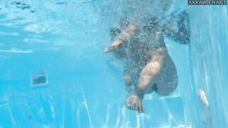 Swimming pool underwater nude Beauty Bonnie Dolce