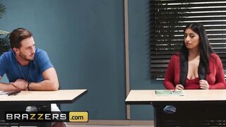 Brazzers - Thicc big tit coed Violet Myers fucks professor in class