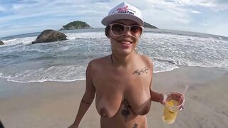 Getting ready on the naturist local beach of Abricó