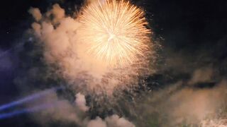 Showing off into outdoors on New Year, take off my