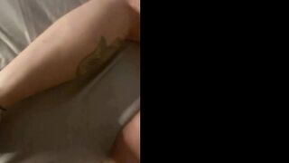 I woke up my friend and screwed her snatch -