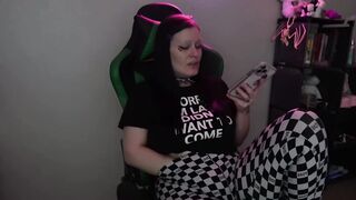 Freaky Hoe GothBunny Convinces Their Bf To Help Them Cum