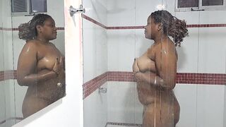 I spy on my voluptuous stepsister while she takes a shower. she has a pretty body