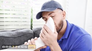 (Selena Love) Hurts Her Foot (Peter Green) Helps Her She Returns The Favor With A Devils Pedicure - Brazzers