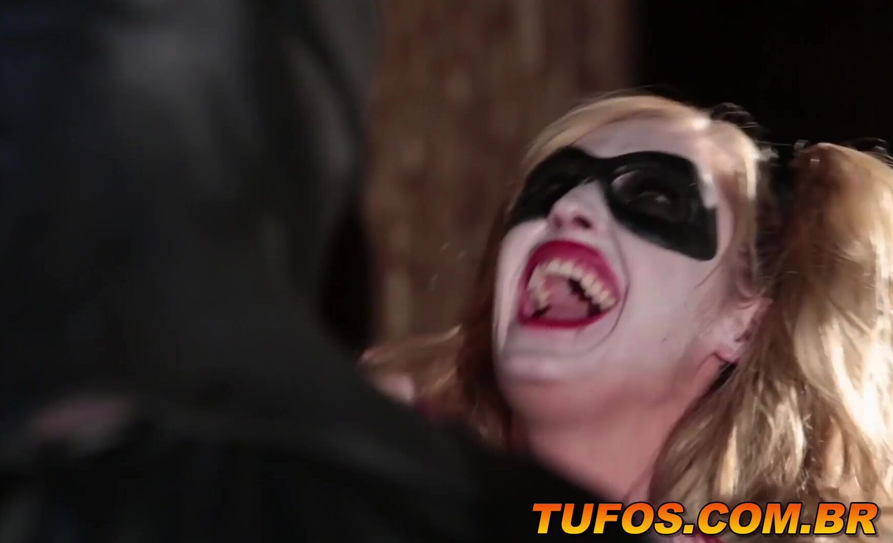 Love4Porn Presents Batman fucking the Cutie Harley Quinn picture