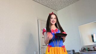 Amateur stepsister wanted to play! Thin 19 yo received a big creampie inside the mouth and had to drink it all!
