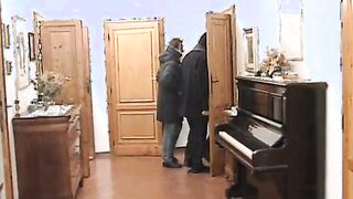 3Some sex for a freaky and vulgar Italian cougar sc one