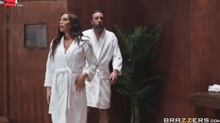 Turning Up The Heat Tape With Seth Gamble, Jenna Foxx, Desiree Dulce - Brazzers Official