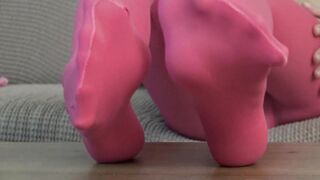 toes play soles