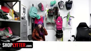 Shoplifting On Christmas Eve Goes Wrong - Shoplyfter