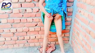 Hindi audio aawaj me MILF ko finger karhe hua dekha