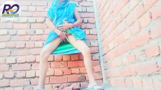 Hindi audio aawaj me MILF ko finger karhe hua dekha