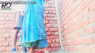 Hindi audio aawaj me MILF ko finger karhe hua dekha