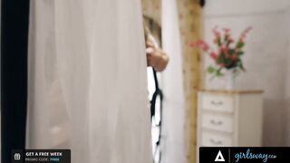 GIRLSWAY - Bombshell Teenie Aiden Ashley Has Her Twat Romantically
