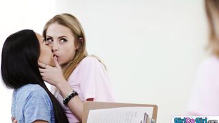 Two sorority presidents lick for signups