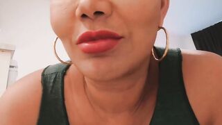 Nasty Milf Squirting Creamy