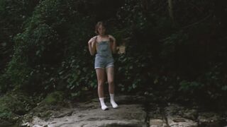 Amateur Girl Seduces In Forest Gets Ass Fucked