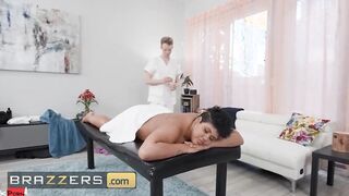 Brazzers - Simone Richards Loves Having Sneaky Sex With Her Masseur Behind Her Husband's Back