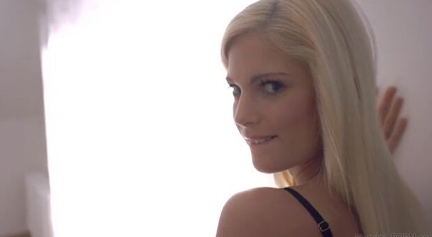 Candee Licious Experience - S7:E4