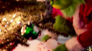 How Cindy Lou Saved Christmas For Her Step Brother - S3:E6