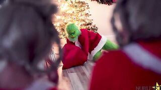 How Cindy Lou Saved Christmas For Her Step Brother - S3:E6