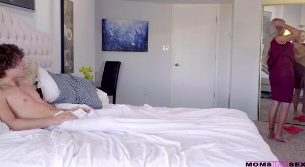 Seduced By My Stepmom - S4:E10