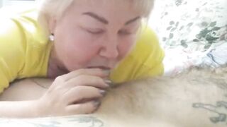 I suck a cock and masturbate it to a cummed
