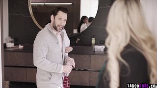Real estate agent seduces the married guy