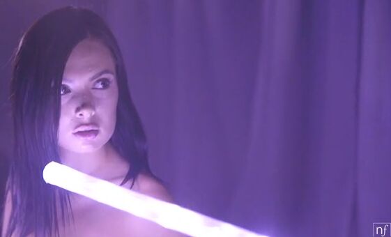 Lesbian Light Show - S18:E7