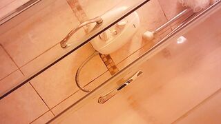wanking while spying my stepsister
