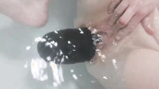 Big snatch bath tub vibrators