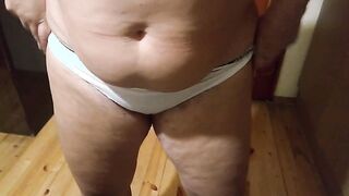 Ellie is having fun with her unshaved vagina