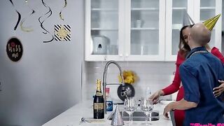 New Years Eve With My Step Family - S17:E2