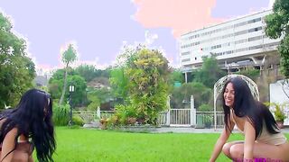 Latina Lesbians - S19:E8