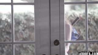 Seth rims teen Madi from behind