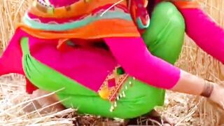 Mere BF ne kheton ma choda Meri phudi aur gand mari