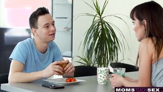 Step Cougar "what are you Worried About? the Sex?" S15:E9