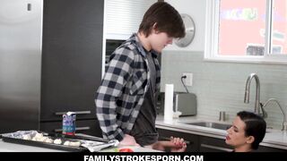 Crazy Holiday Sucking at the Kitchen with Penny Barber