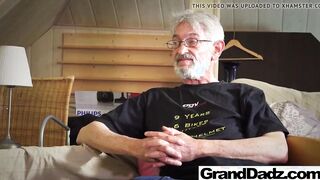 Old Psychologist Tries a New Method