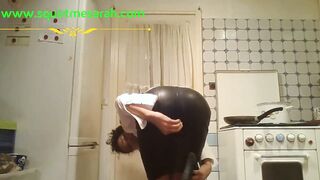 Bombshell Intense mom Vacuums her Wet Clitoris and Asshole till she got