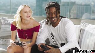 BLACKED bbcs-hungry Blonde tracks down her celebrity crush