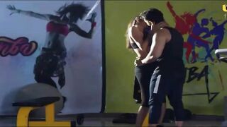 gym trainer ne biwi ko pela