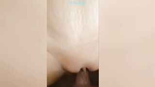 Onu kedi berbat onun cock uzerinde