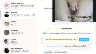 Hot brunette spreading her sexy pussy on chat
