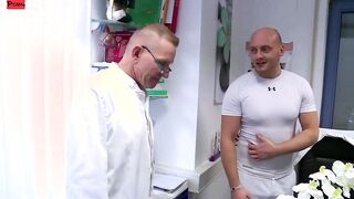 Wild threesome for a Beauty chick